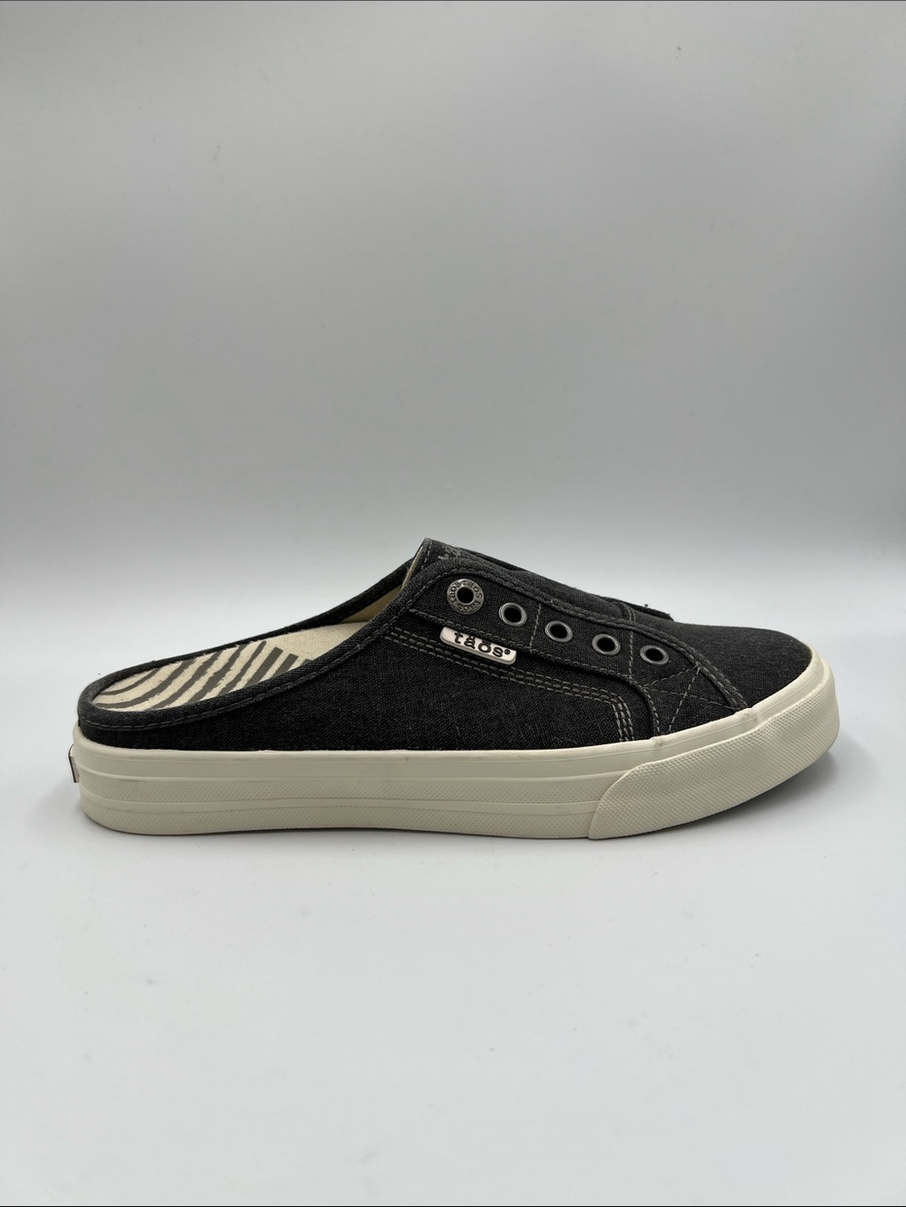 Taos EZ Soul slide mule sneaker canvas black comfort footbed shoe women 7.5